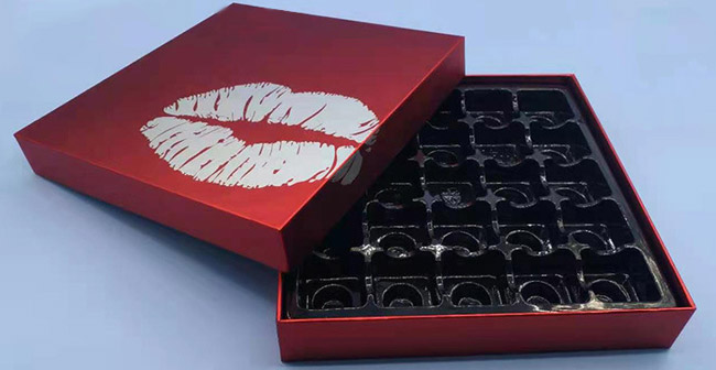 packaging chocolate boxes